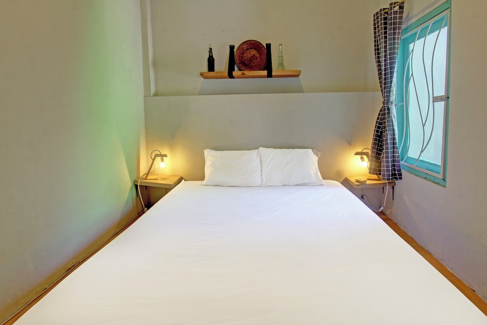 Deluxe Double Room - Photo 9