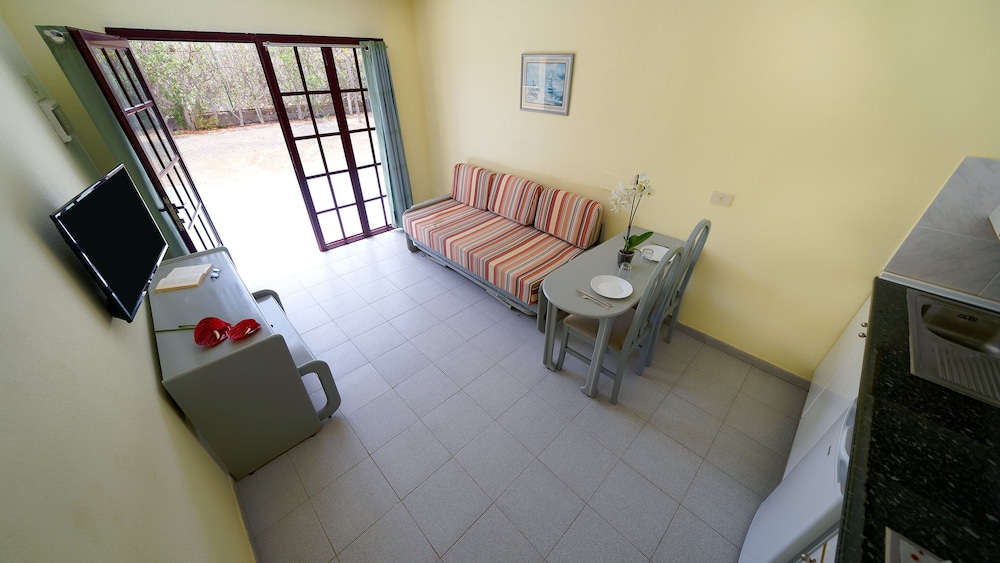 Deluxe Bungalow photo 2