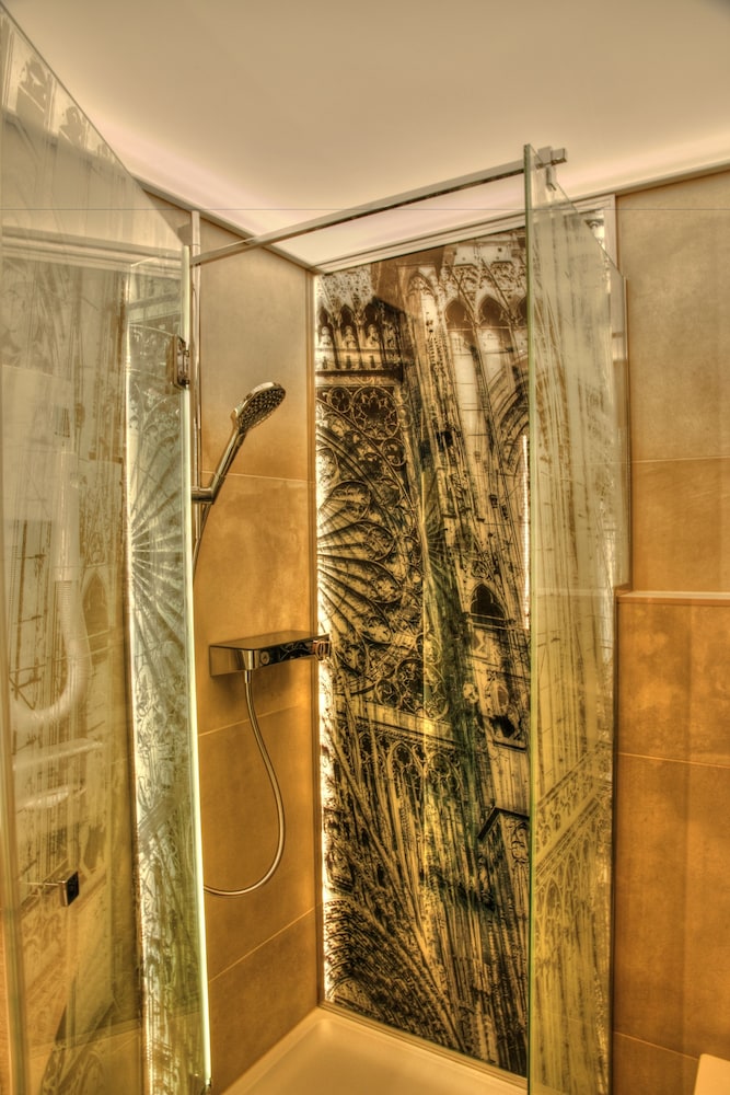 Double Room (Cathedral View) - Photo 27