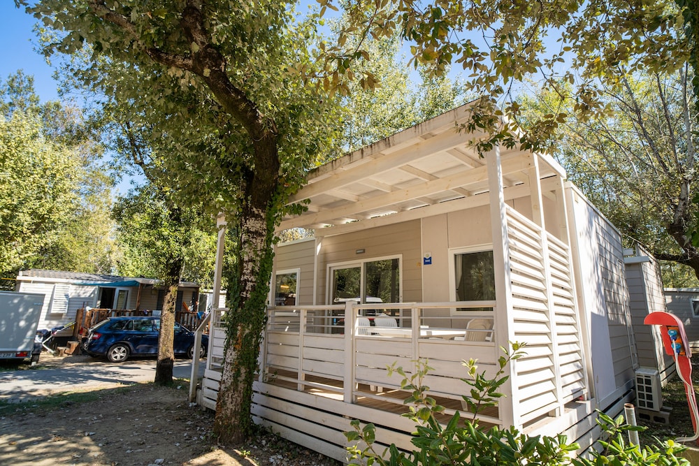 Superior Mobile Home, 2 Bedrooms (Pet Friendly)