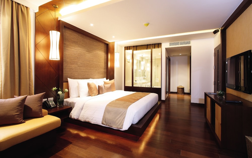 Room, 3 Bedrooms (Residence) - Photo 5