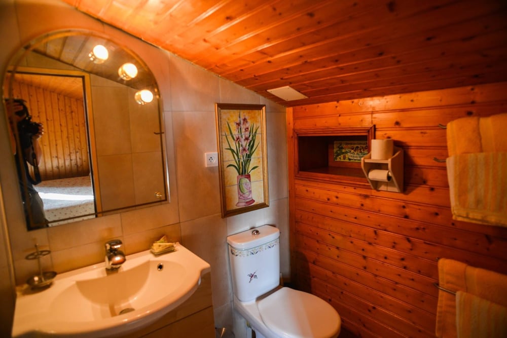 Standard Double Room, Private Bathroom, Garden View photo 2