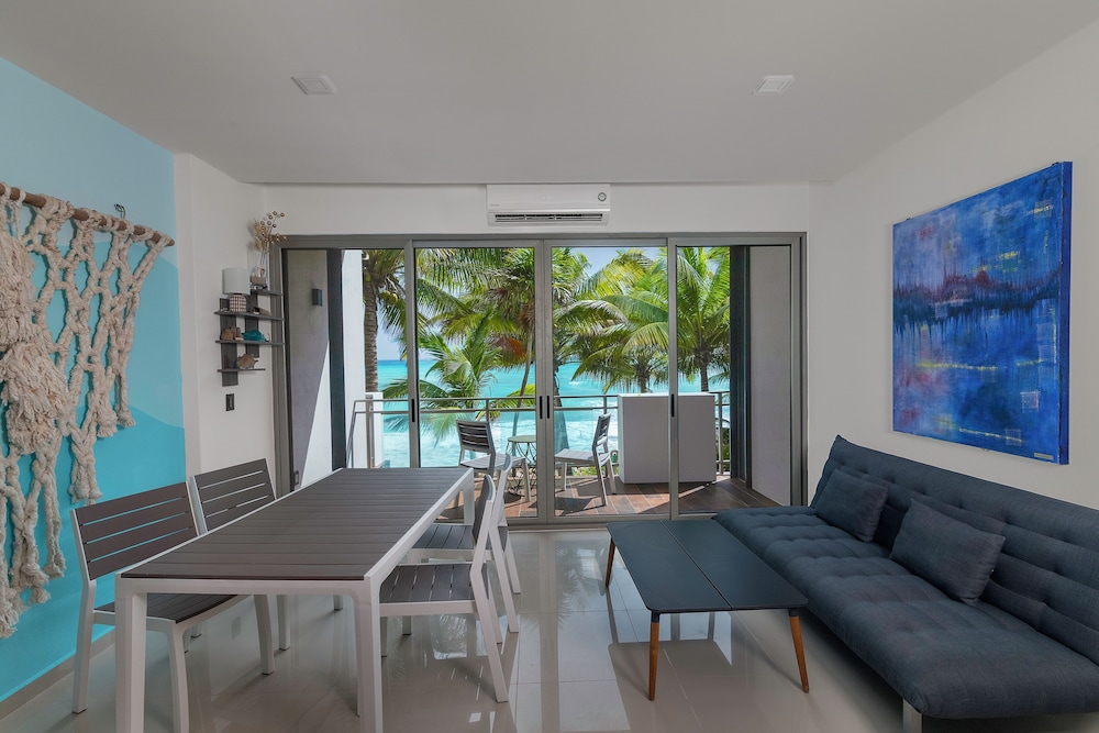 Luxury Apartment, 3 Bedrooms, Sea View photo 3