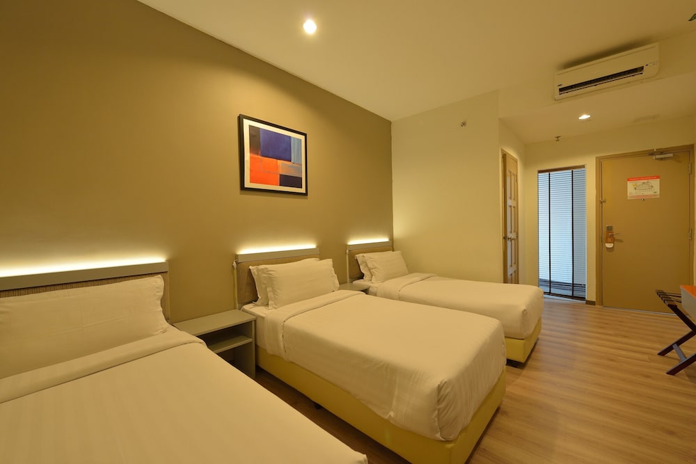 Deluxe Triple Room - Photo 3