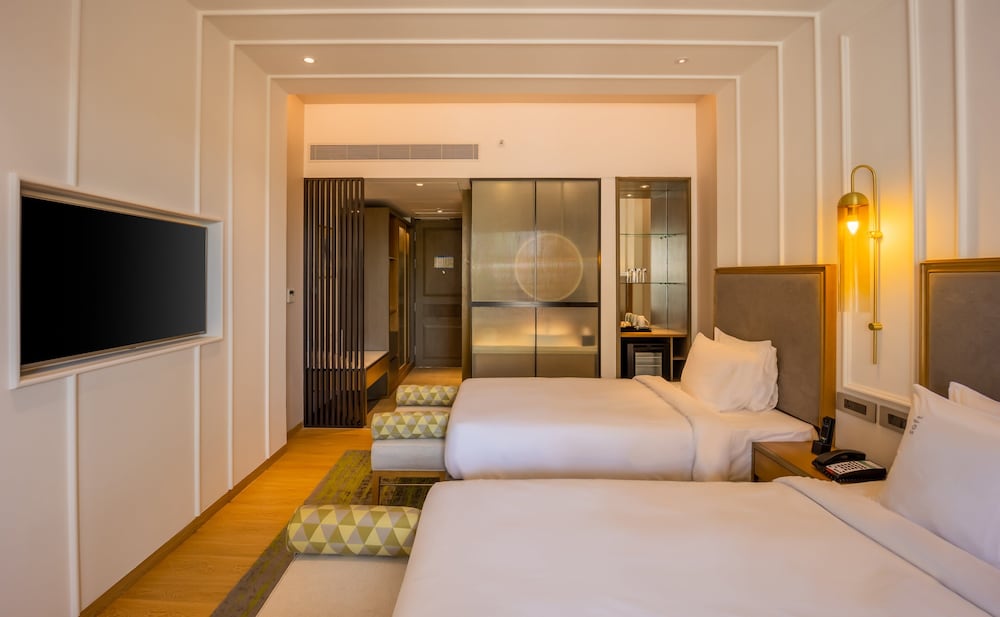 Standard Room, 2 Twin Beds, Balcony - Photo 4