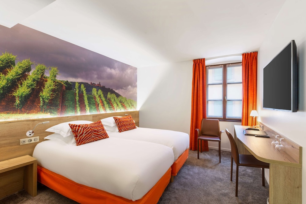 Executive Room, 1 King Bed, Non Smoking (Converts to 2 Twin Beds) photo 1