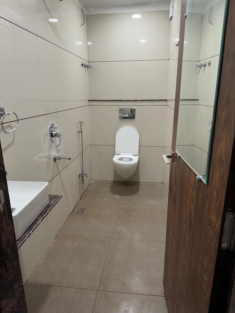 Suite - Photo 4
