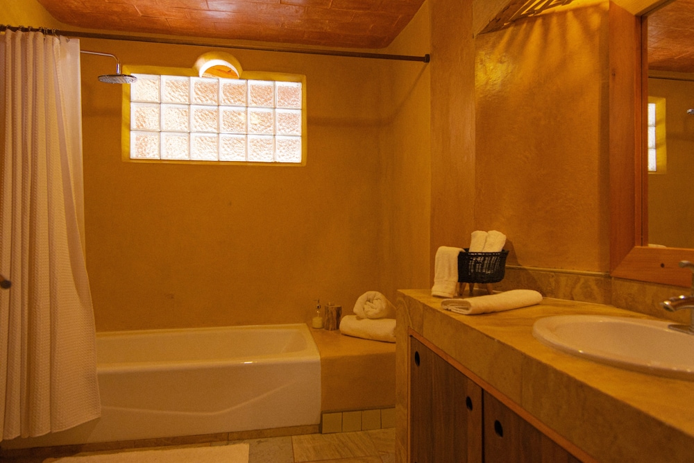 Junior Suite, 1 Queen Bed photo 2