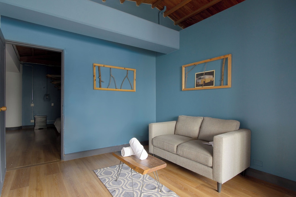 Family Room - Photo 4