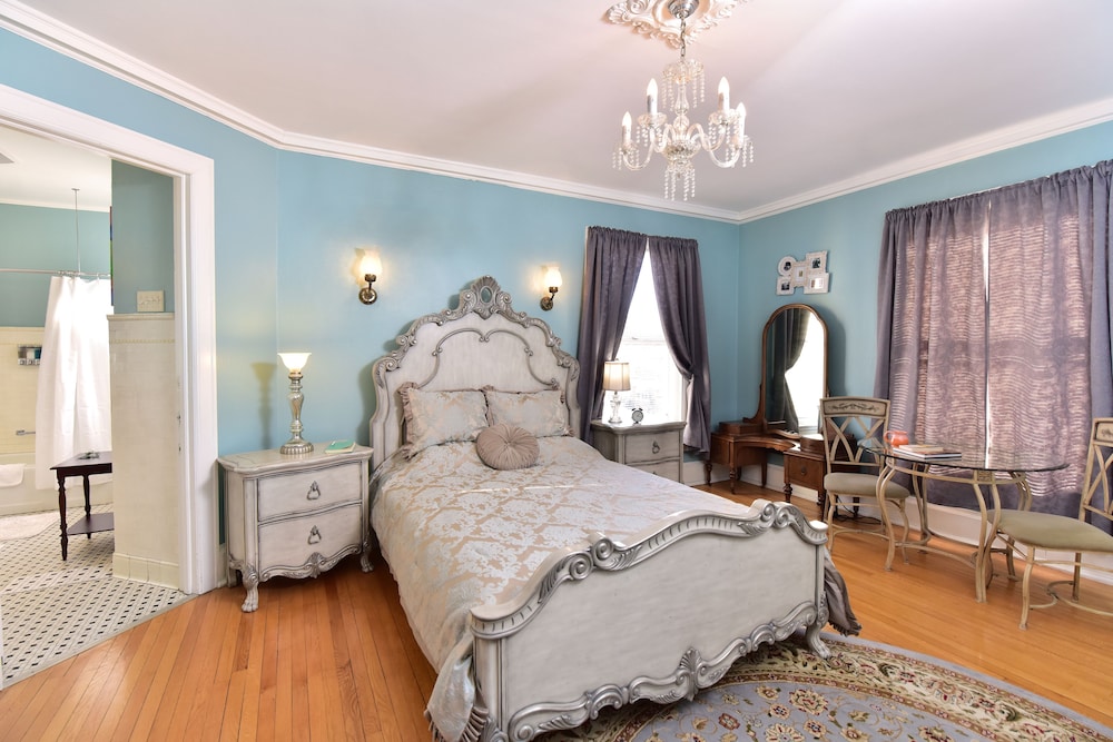 Deluxe Room, 1 Queen Bed, Connecting Rooms, Garden View photo 1