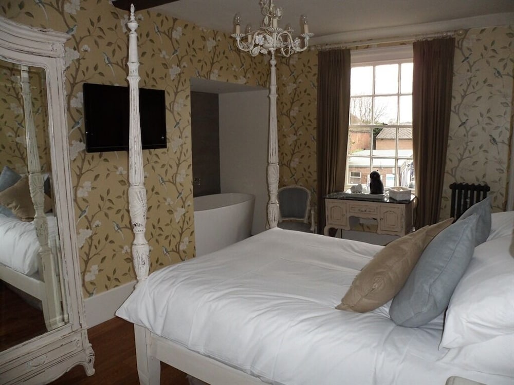Deluxe Double Room, Ensuite (Evangeline) photo 3