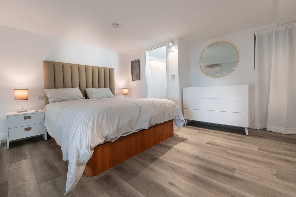 Basic Apartment, 1 Double Bed with Sofa bed, Sea View