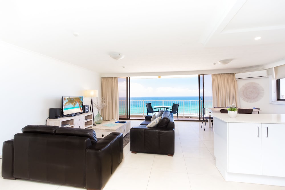 Apartment, 2 Bedrooms, Beachfront - Photo 4