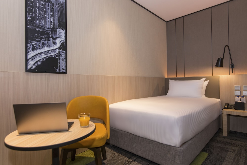 Solo Plus Room - 12 Hrs