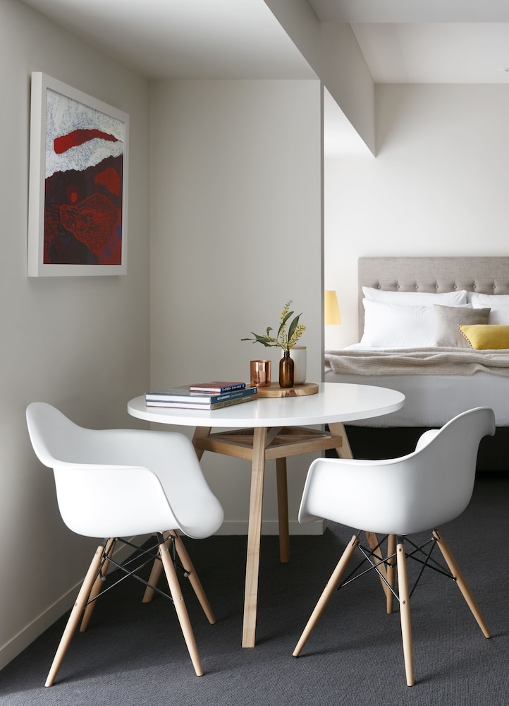 Deluxe Studio Suite (Twin) photo 3