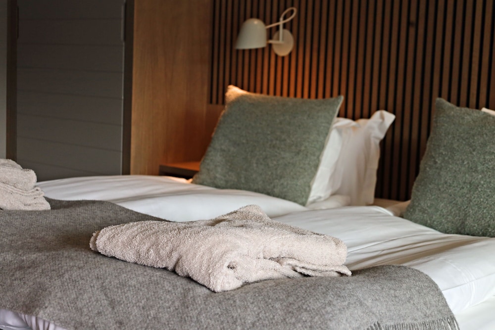 Deluxe Double Room, 1 King Bed, Balcony, Pool View (Spa not included) photo 2