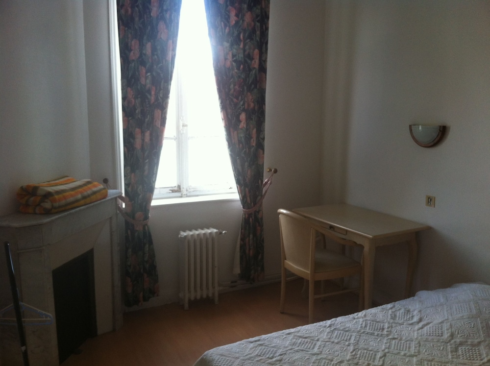 Economy Double Room photo 2