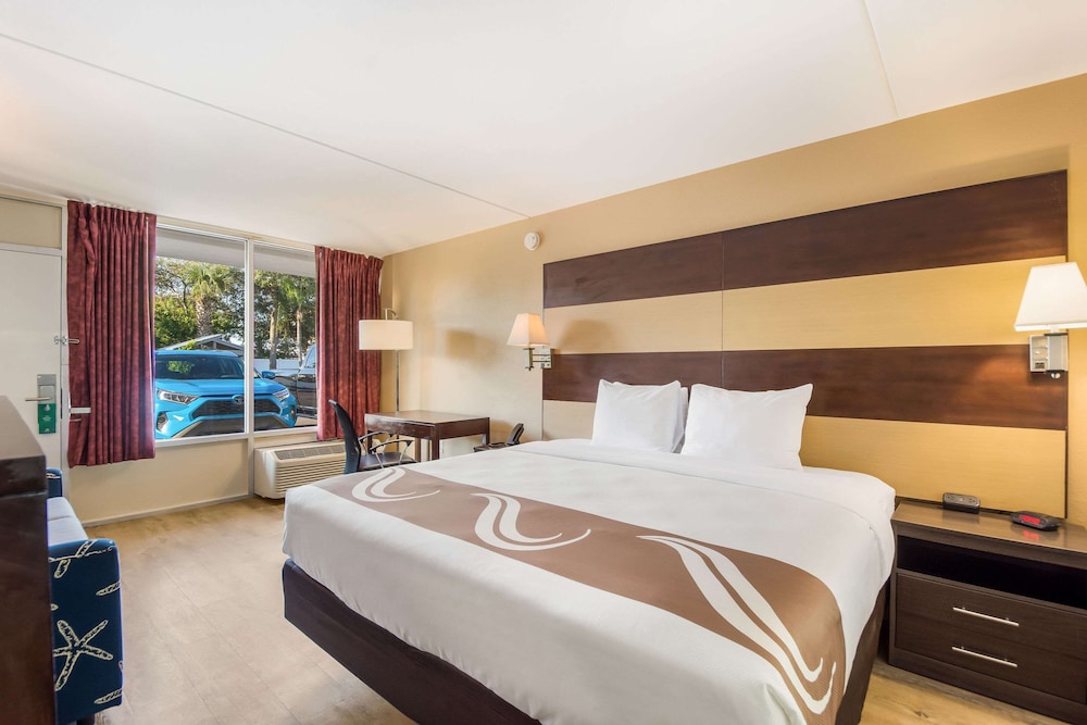 Suite, 1 King Bed with Sofa bed, Non Smoking (Upgrade) - Photo 2