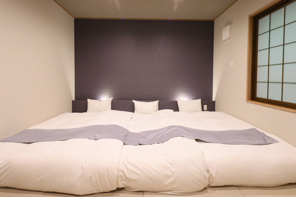 Japanese-Western style room with bath photo 2