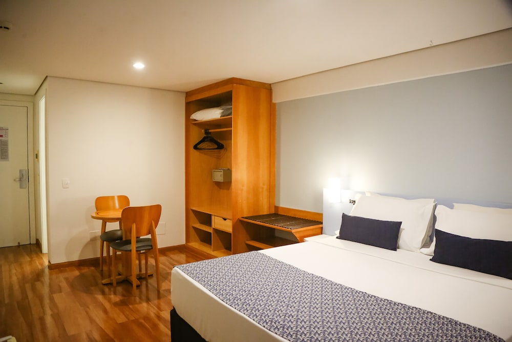Premium Double Room - Photo 16