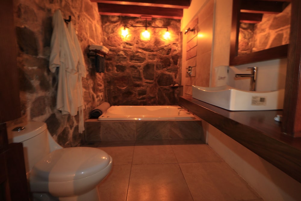 Exclusive Suite, Lake View photo 3