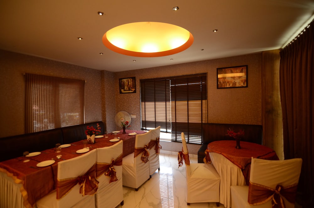 Executive Room - Photo 12