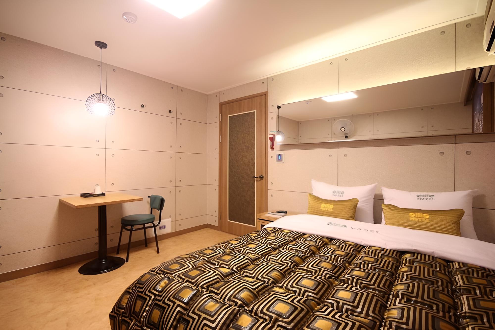 Room (Standard Room) - Photo 4