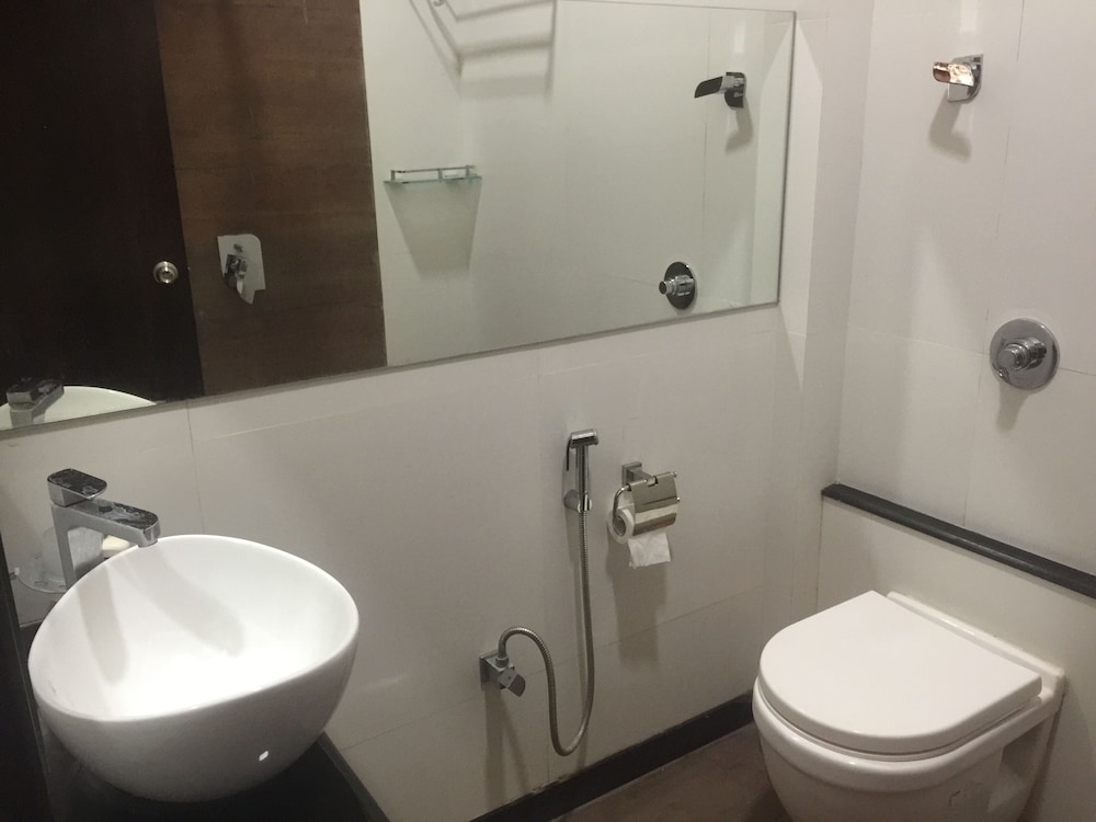 Executive Double Room - Photo 11