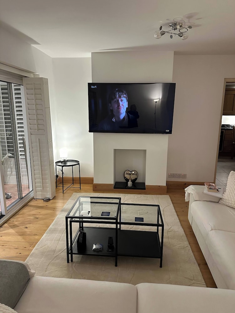 House, 4 Bedrooms, Patio