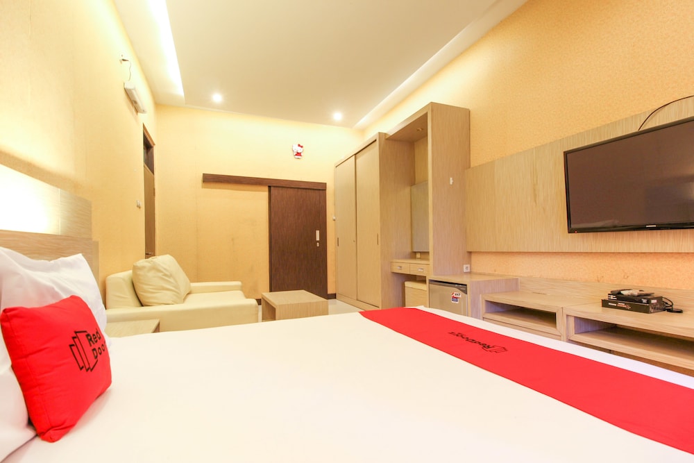 Family Room - Photo 7