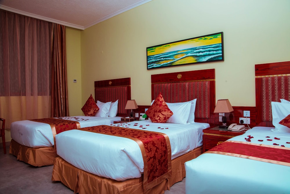 Superior Room, 3 Twin Beds, Non Smoking - Photo 1