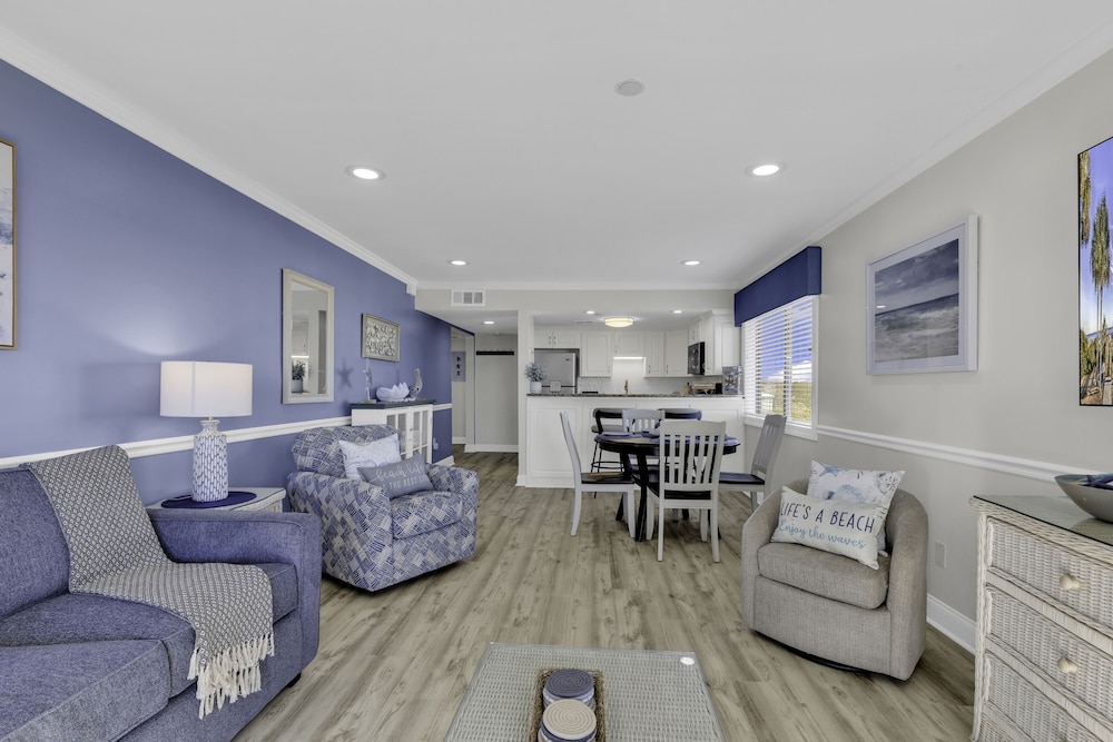 Signature Condo, 1 Bedroom, Balcony, City View, photo 6