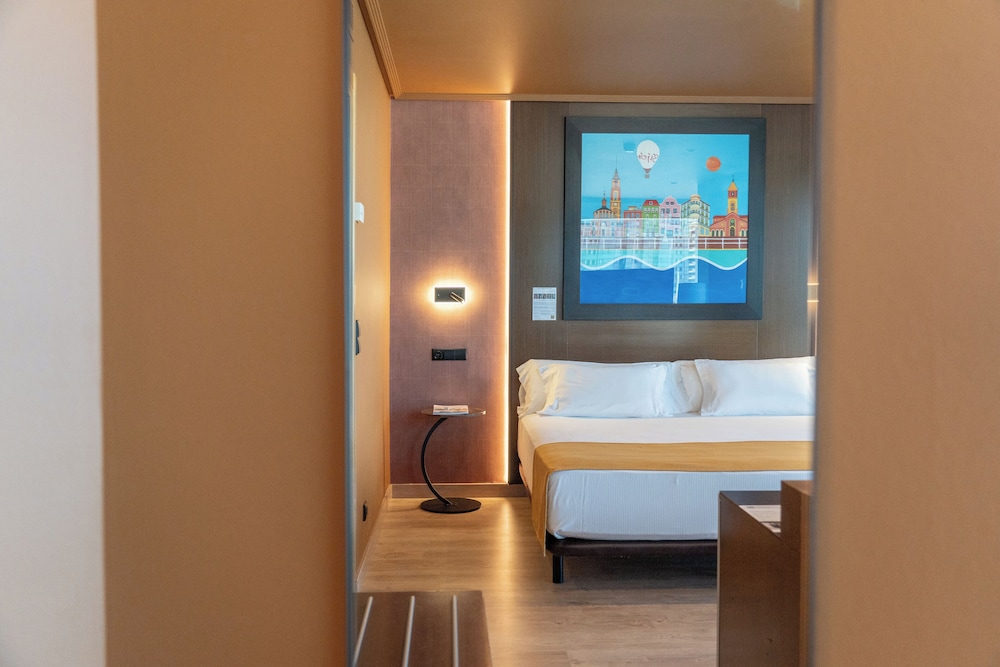 Standard Room, Partial Sea View - Photo 2