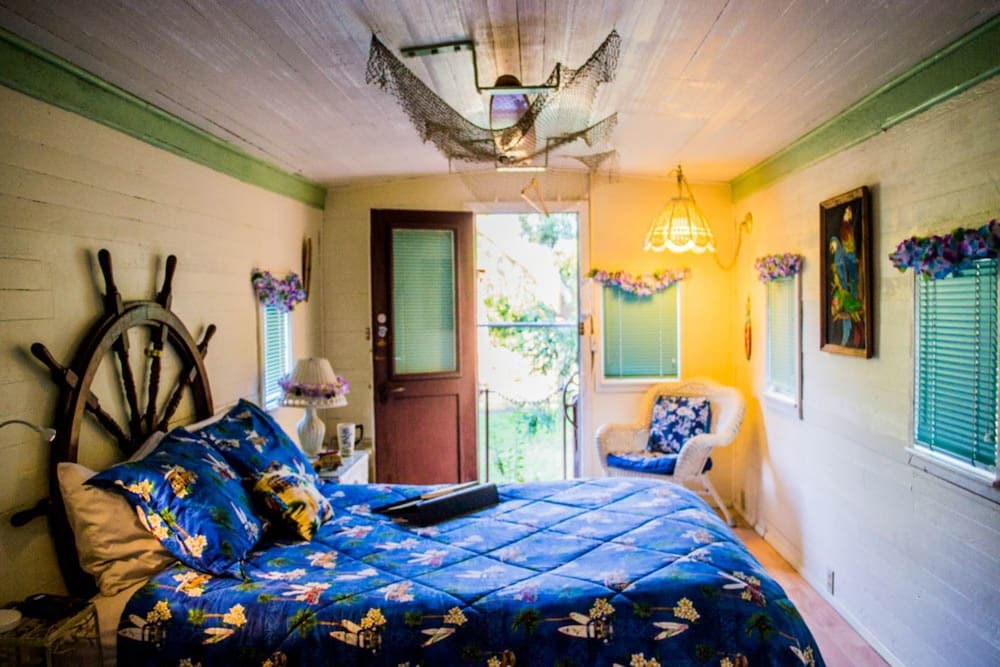 Standard Cabin, Private Bathroom (TropiCaboose) photo 1