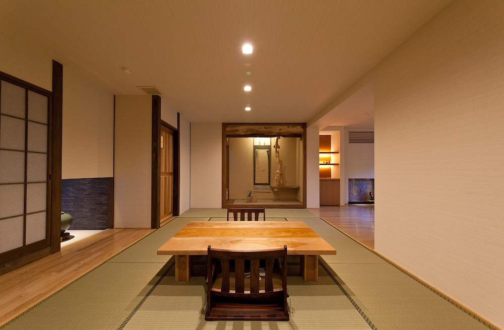 Japanese/Western Style, Non Smoking (Not Included Dinner for Children, Can order individual dishes) photo 2