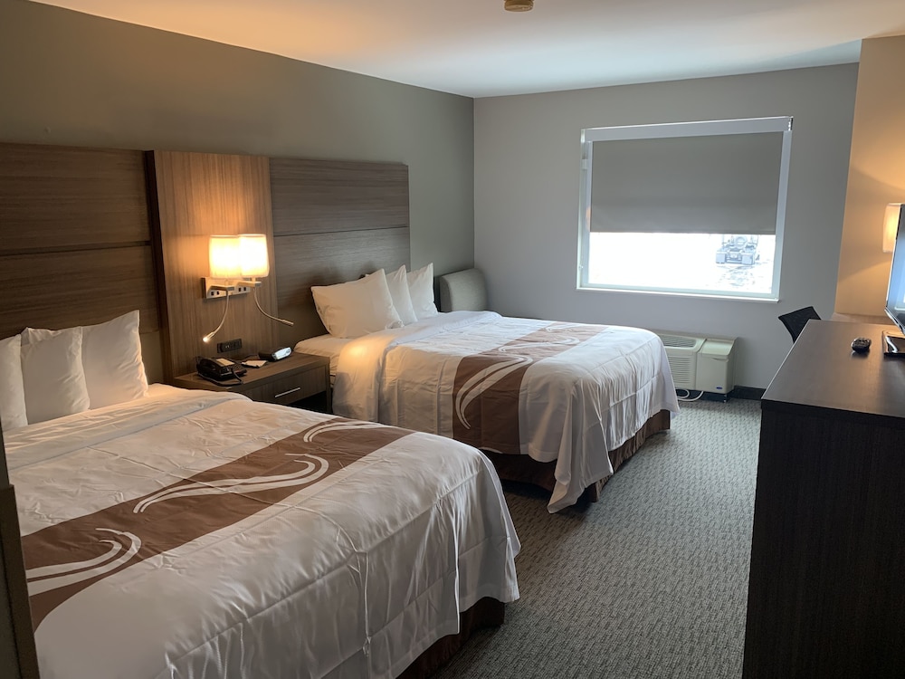 Standard Room, 1 King Bed, Non Smoking - Photo 2