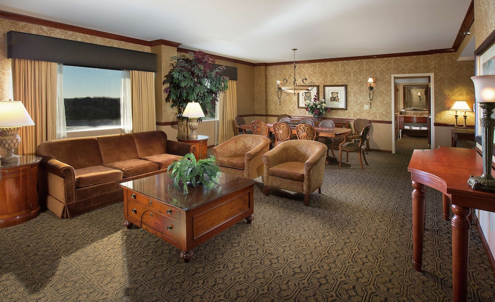 Suite, 1 King Bed (Conrad West) photo 3