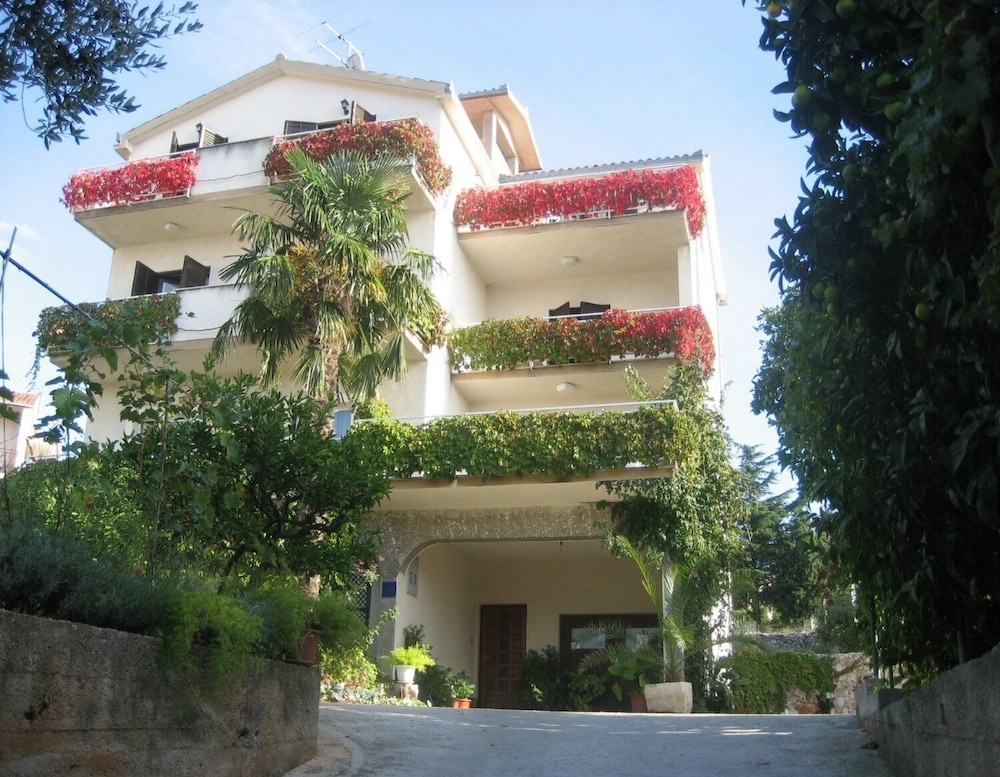 Apartment (Biserka - 50 m from beach - A5(4)) photo 1