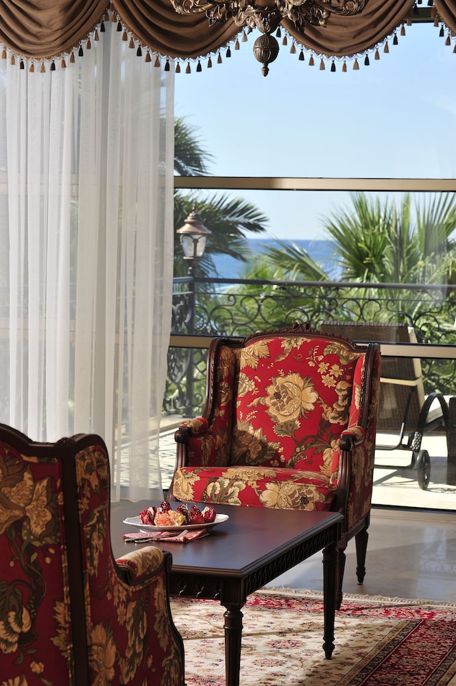Suite, Sea View
