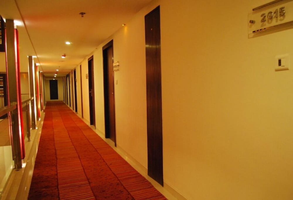 Business Room photo 2
