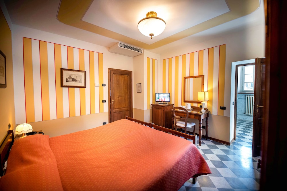 Classic Double Room, City View