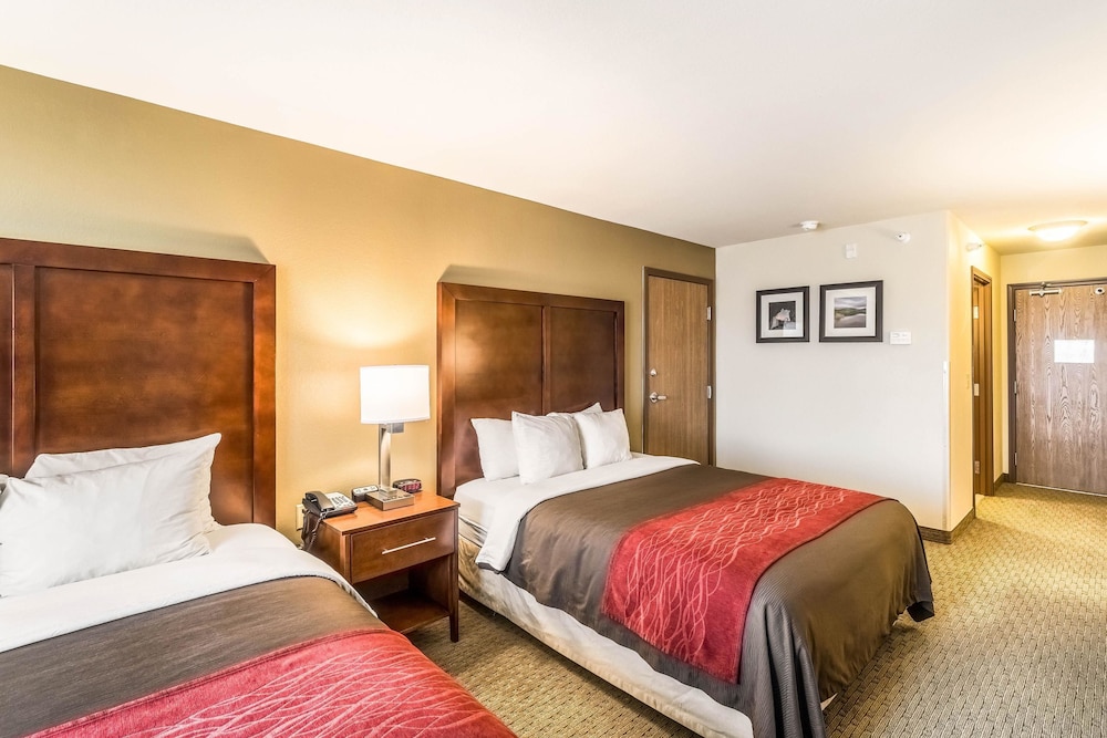 Standard Room, 2 Queen Beds, Non Smoking - Photo 1