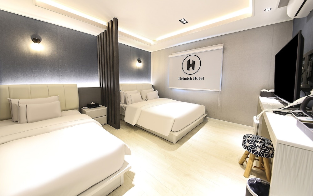 Deluxe Twin Room, City View