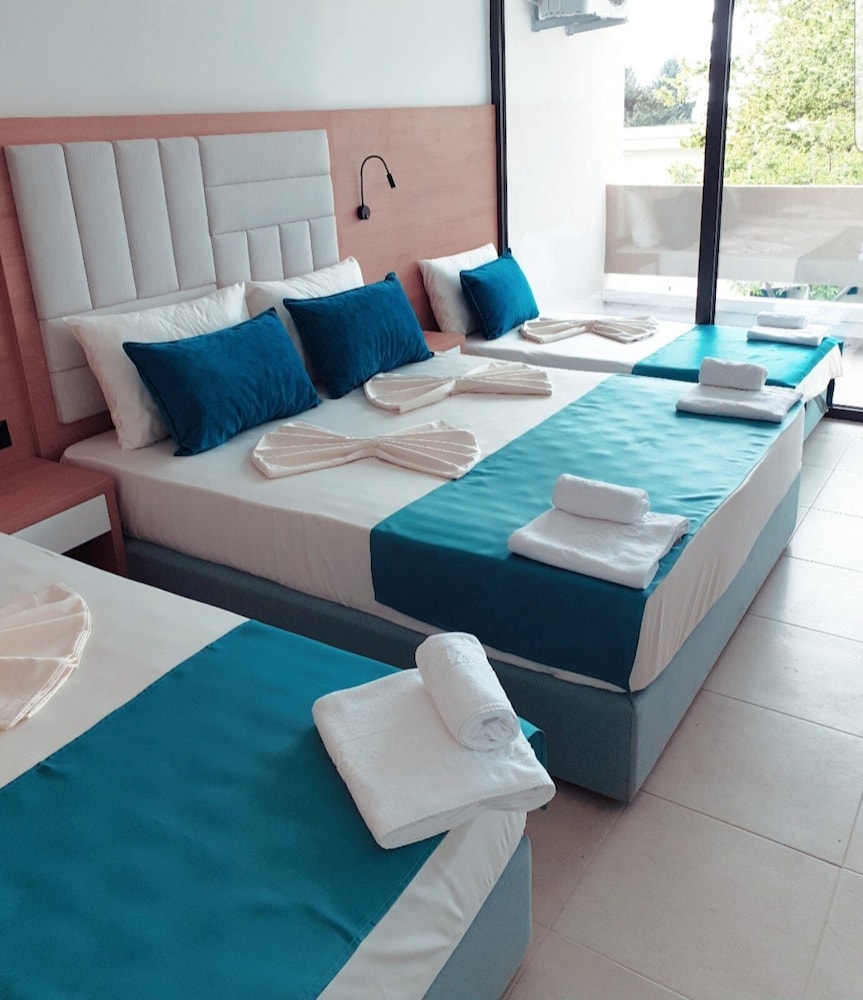 Triple Room, Balcony photo 1