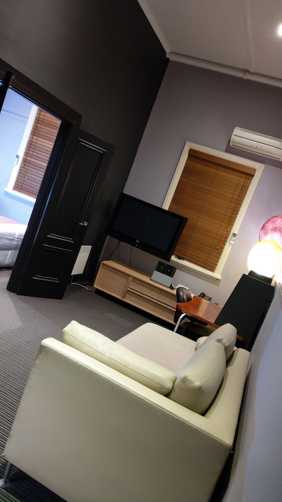 Mirka's Studio - Photo 7
