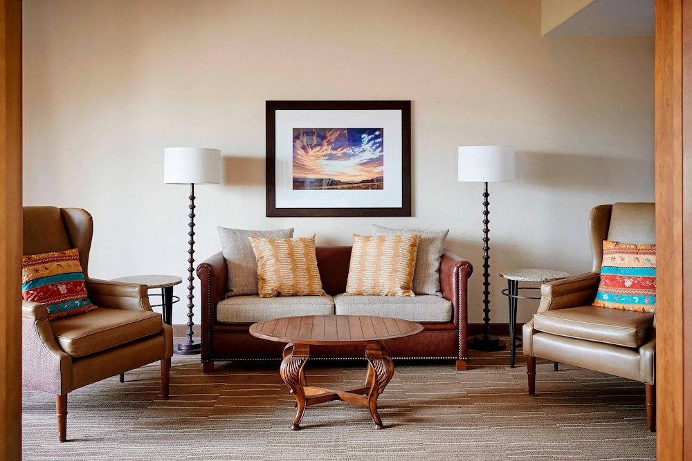 Executive Suite, 1 Bedroom - Photo 3