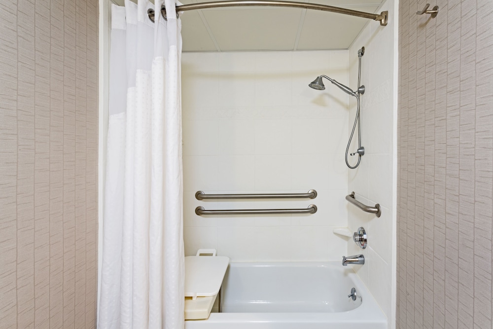 Standard Room, 1 King Bed, Accessible (Communications, Mobility, Access Tub) - Photo 2