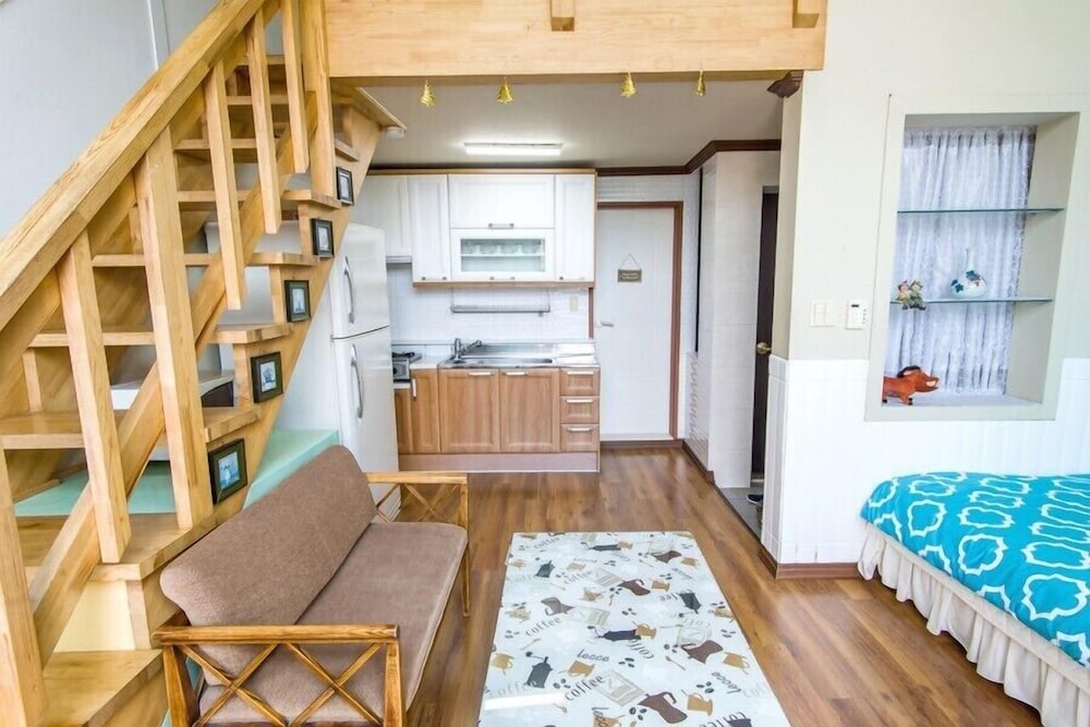 Room (Hyunny) photo 2