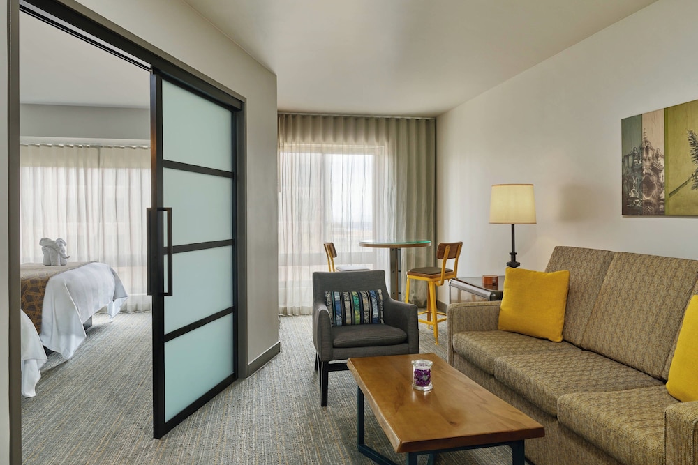 Suite, 2 Double Beds - Photo 1