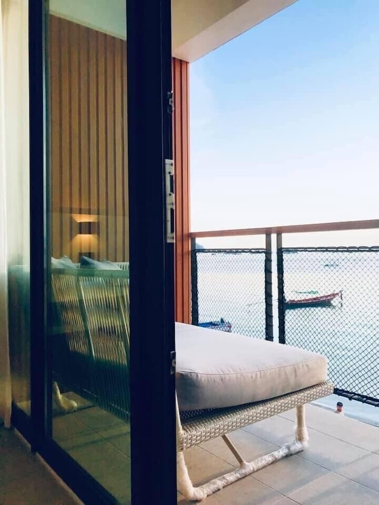 Sea View Superior King Room - Photo 10